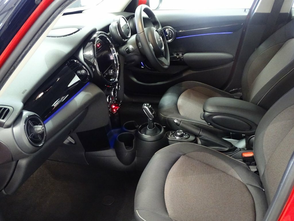 Mini Hatch 1.5L Cooper Classic SL72VBZ Red #5