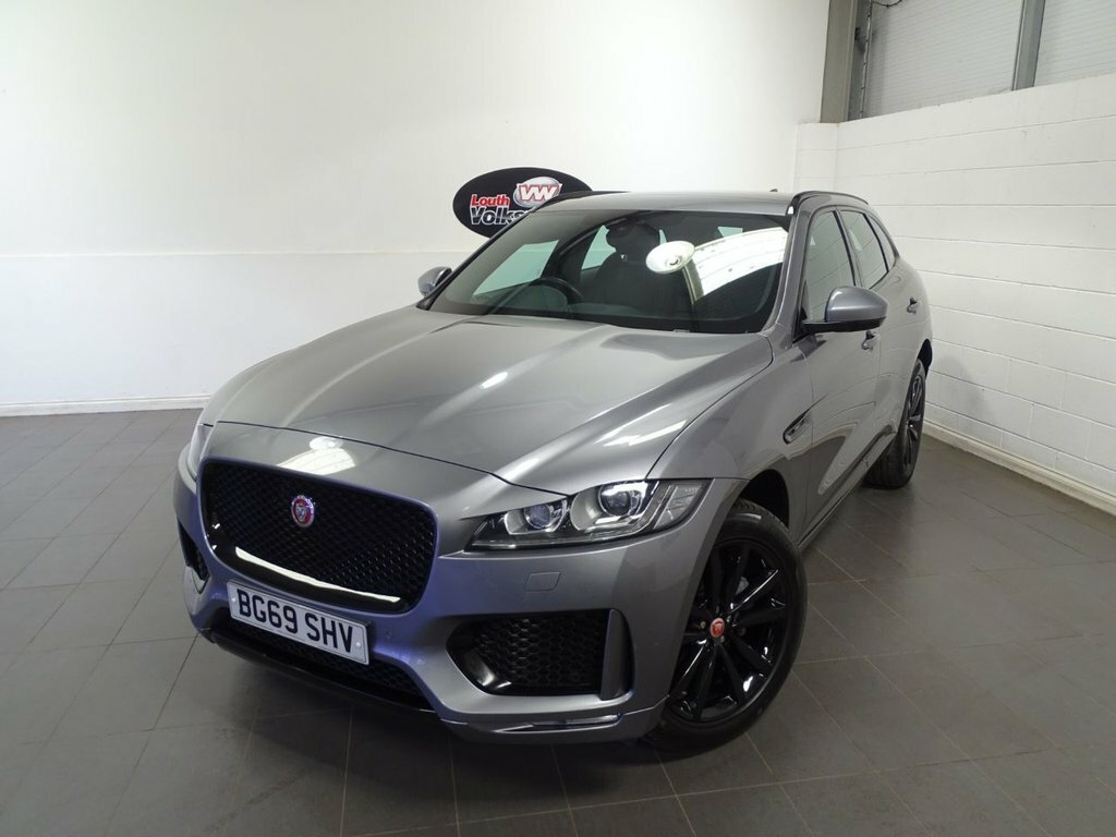 Jaguar F-Pace 2L Chequered Flag Grey