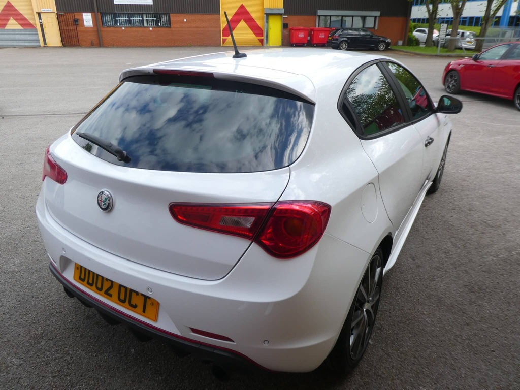 Alfa Romeo Giulietta 1750 Tbi 240 Veloce Hatchback 16 201 DD02OCT #5