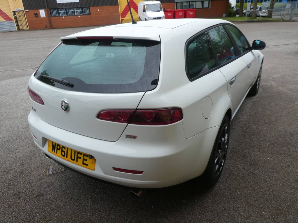 Alfa Romeo 159 Sportwagon 1750 Tbi 200 Turismo Sport Sportwagon 61 2012  #5