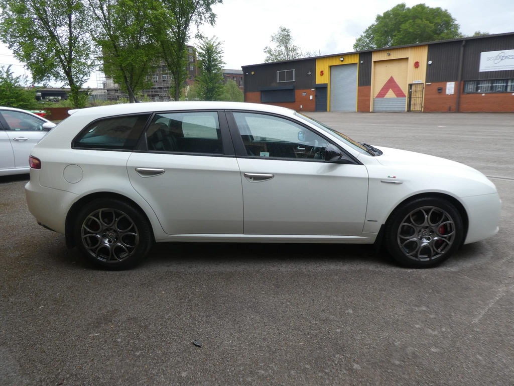 Alfa Romeo 159 Sportwagon 1750 Tbi 200 Turismo Sport Sportwagon 61 2012  #4