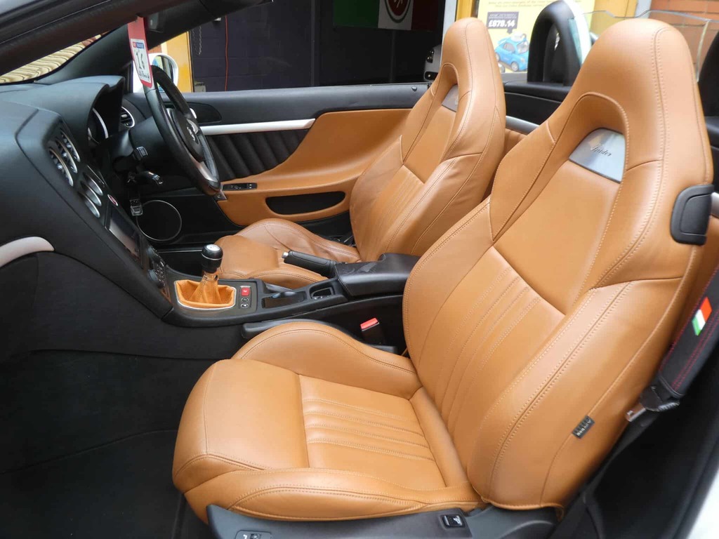 Alfa Romeo Spider 2.2 Jts Limited Edition Red #21