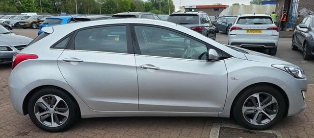 Hyundai I30 1.4 Blue Drive Se Hatchback Euro Silver #4