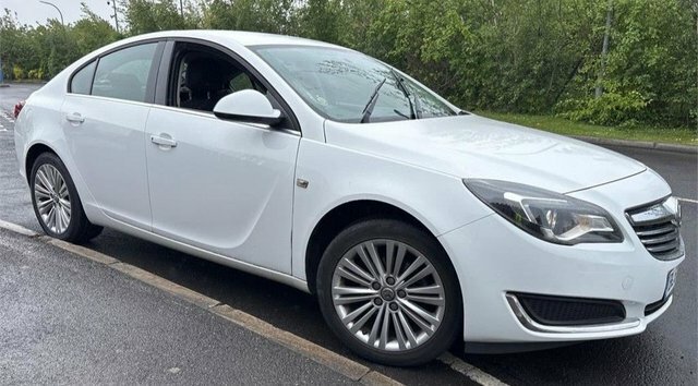 Vauxhall Insignia 2.0 Cdti Energy Hatchback Euro 5 White