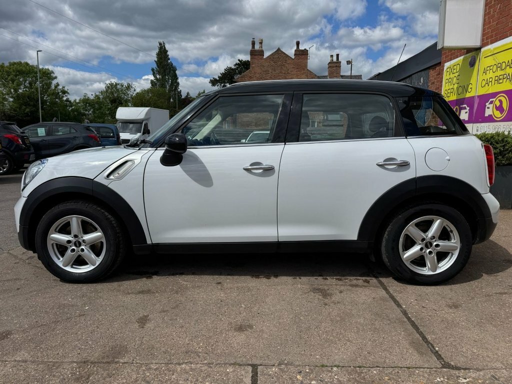 Mini Countryman 1.6L Cooper MJ13YJD White #4