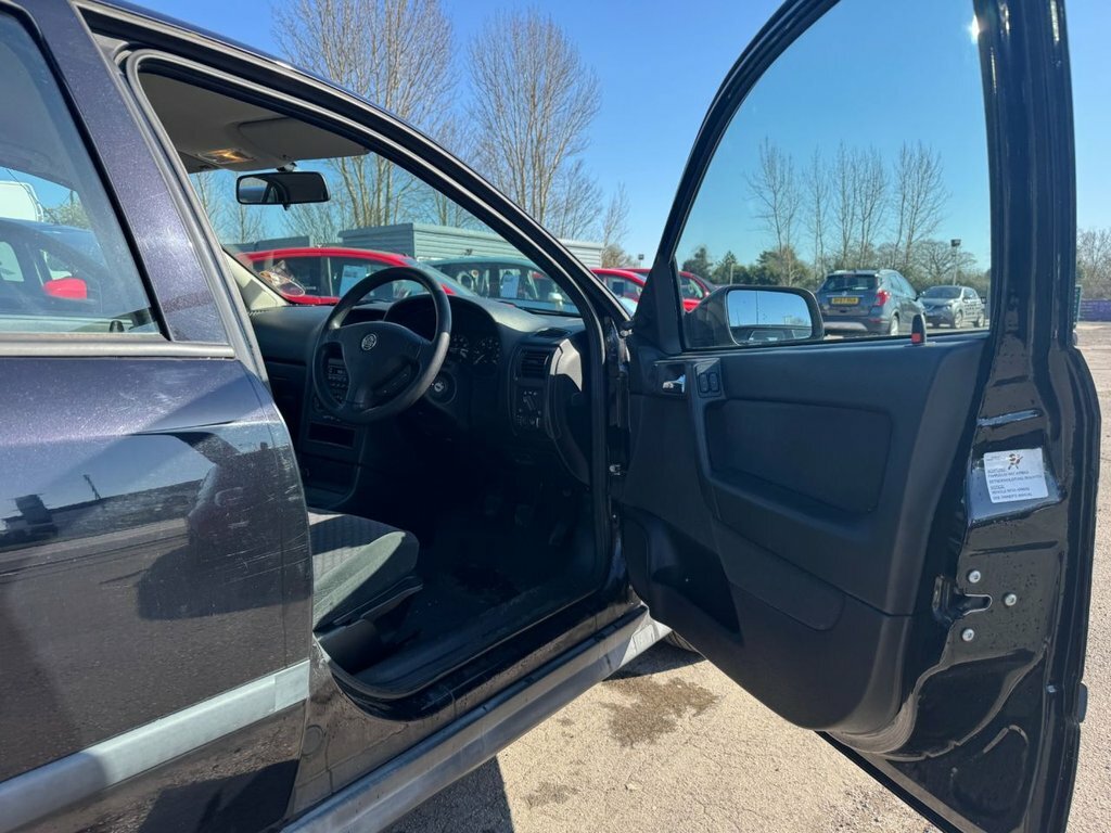 Vauxhall Astra 1.6 Elegance 16V 99 Bhp Red #15
