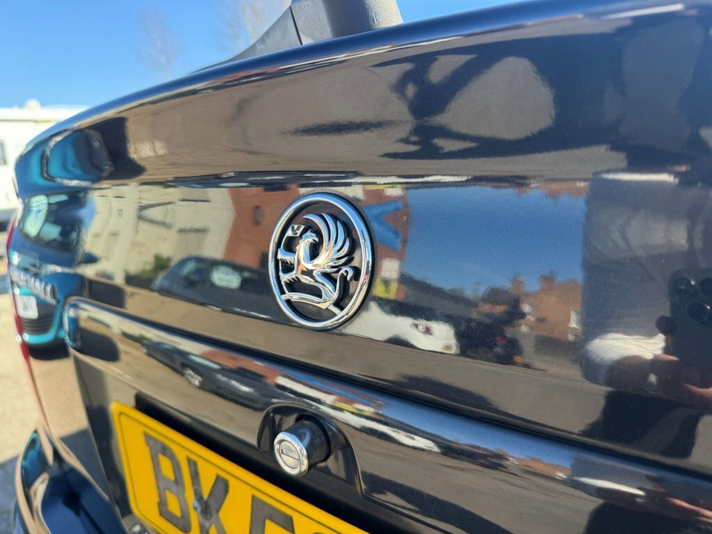Vauxhall Astra 1.6L Club Black #6