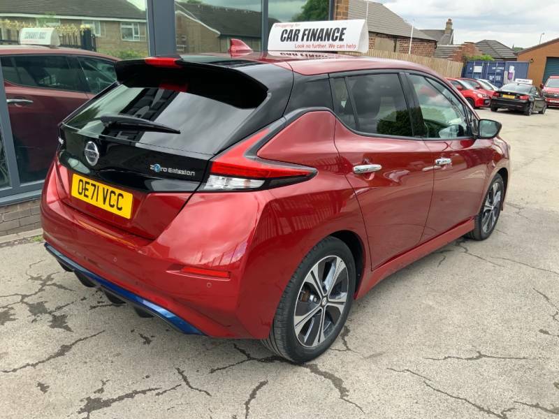 Nissan Leaf 110Kw N-connecta 40Kwh - 2022 71 OE71VCC Red #4