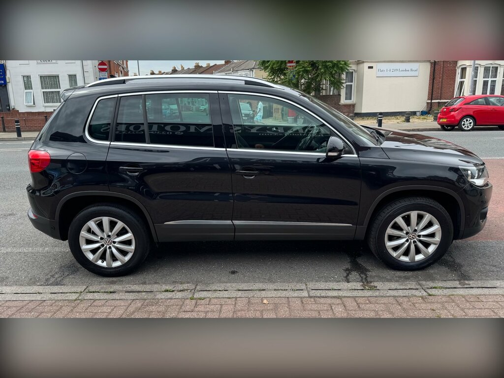 Volkswagen Tiguan 2.0 Tdi Bluemotion Tech Match Suv Dsg 4 YB63WGC Black #4