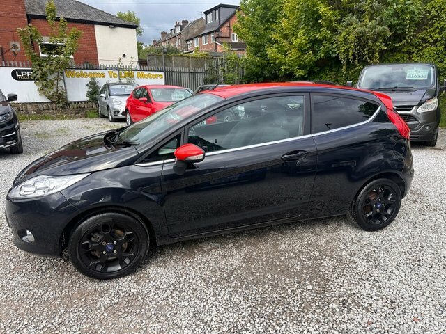 Ford Fiesta 1.25 Zetec Hatchback 129 G Km 8 Black #4