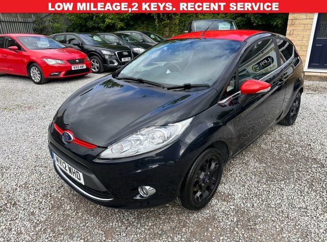 Ford Fiesta 1.25 Zetec Hatchback 129 G Km 8 Black #2