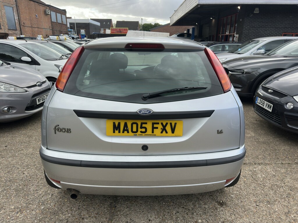 Ford Focus 1.6 I 16V LX 2005 Silver #6