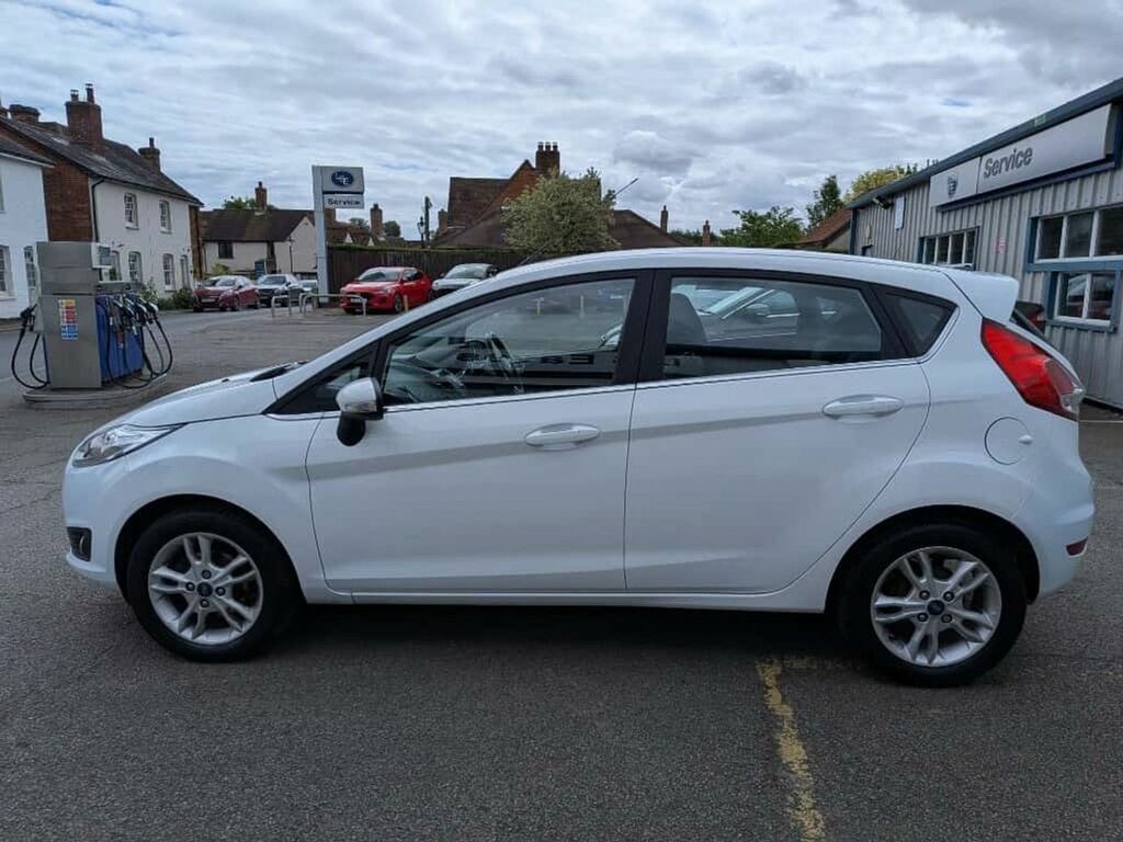 Ford Fiesta Zetec White #5