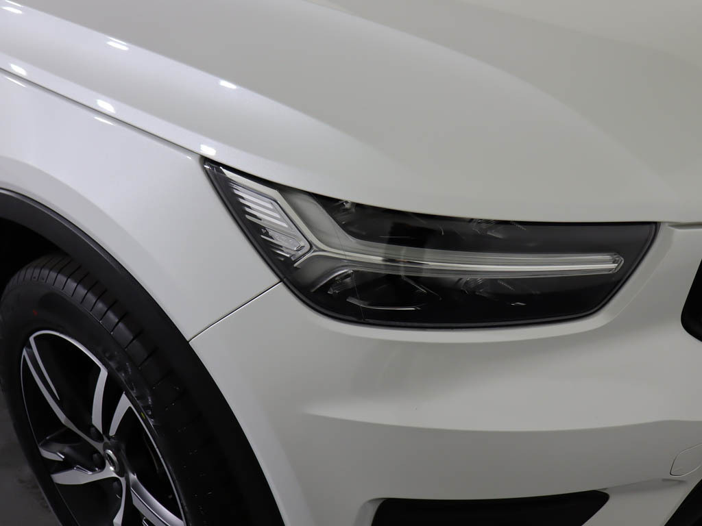 Volvo XC40 2.0 B4p R Design DS71ECZ White #6