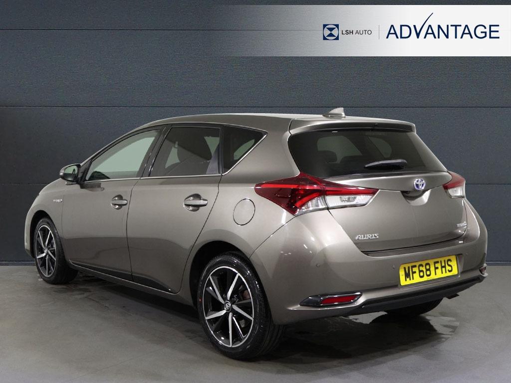 Toyota Auris 1.8 Hybrid Design Tss Cvt Nav MF68FHS Brown #2