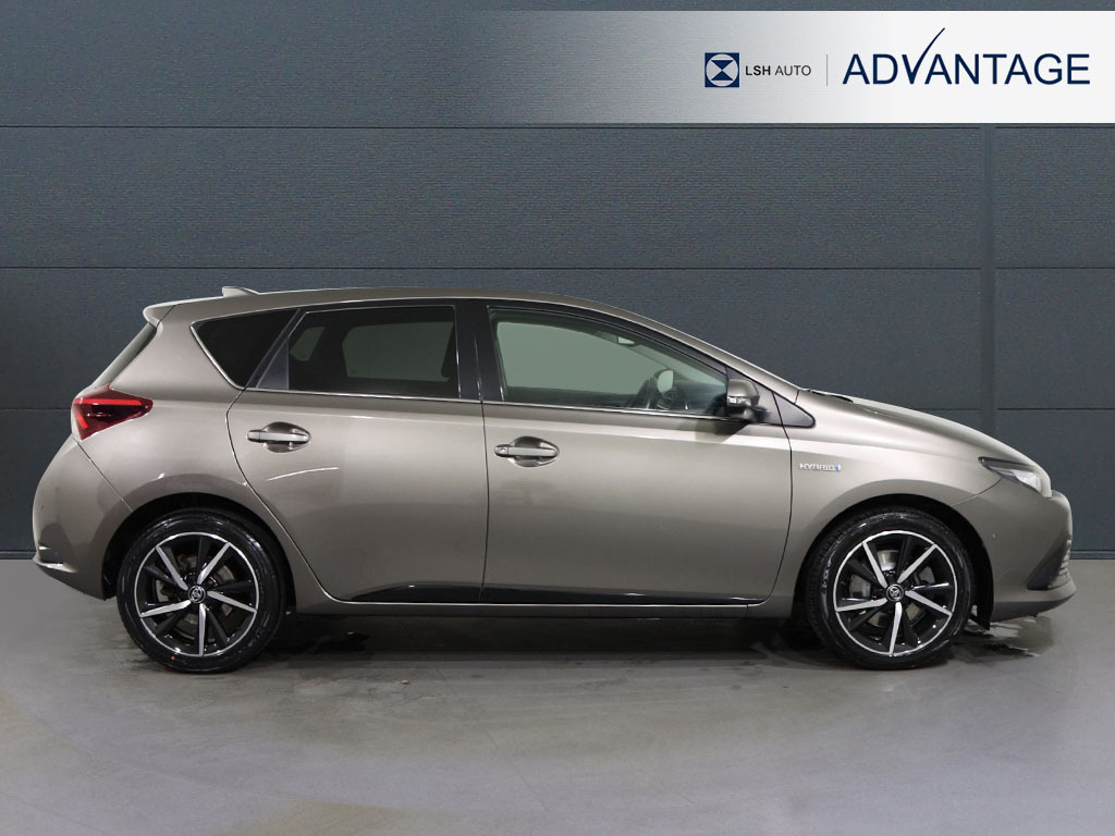 Toyota Auris 1.8 Hybrid Design Tss Cvt Nav MF68FHS Brown #3