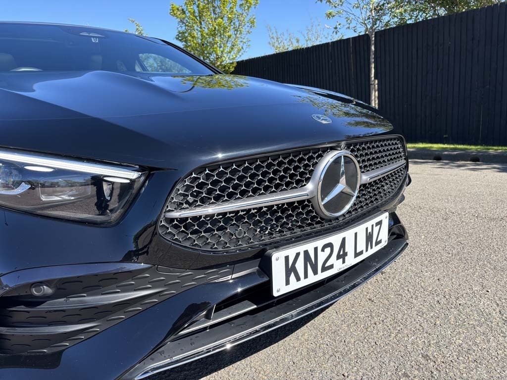 Mercedes-Benz A Class A180 Amg Line Premium Plus KN24LWZ Black #6
