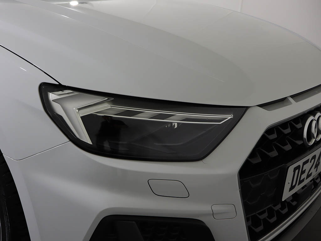 Audi A1 25 Tfsi S Line S Tronic DE24WJZ White #6