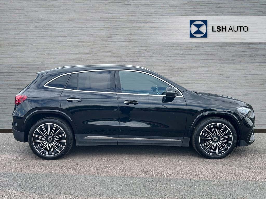 Mercedes-Benz GLA Class Gla 200 Amg Line Premium EJ74MXR Black #3