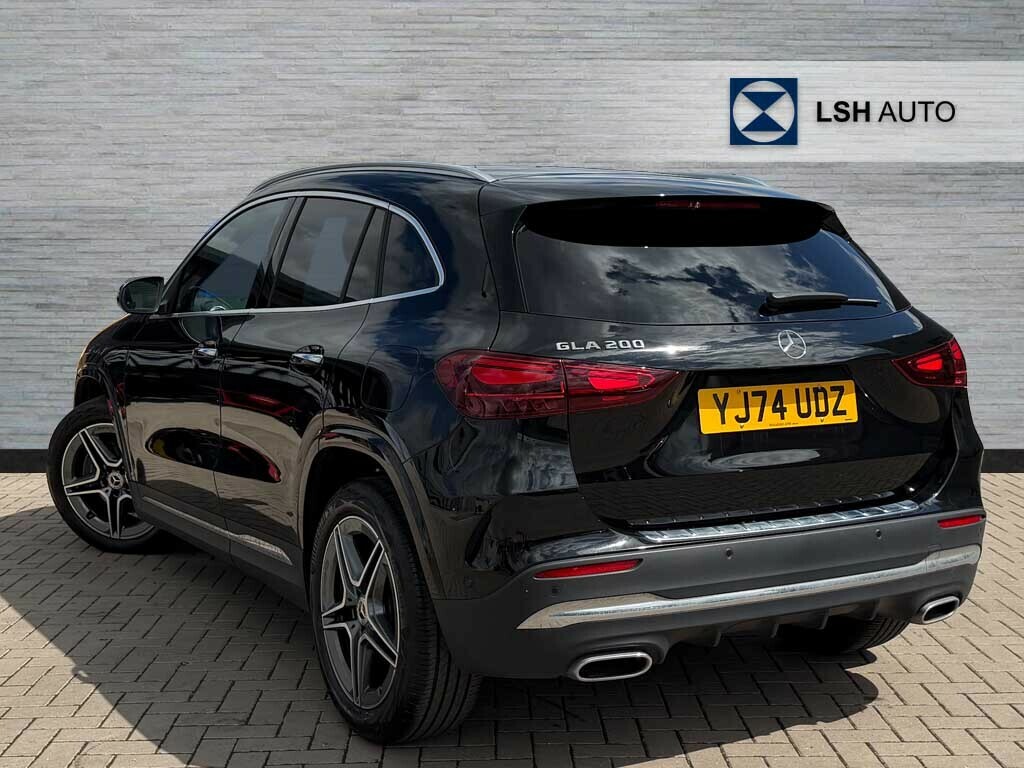 Mercedes-Benz GLA Class Gla 200 Amg Line Premium YJ74UDZ Black #2