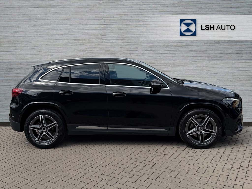Mercedes-Benz GLA Class Gla 200 Amg Line Premium YJ74UDZ Black #3