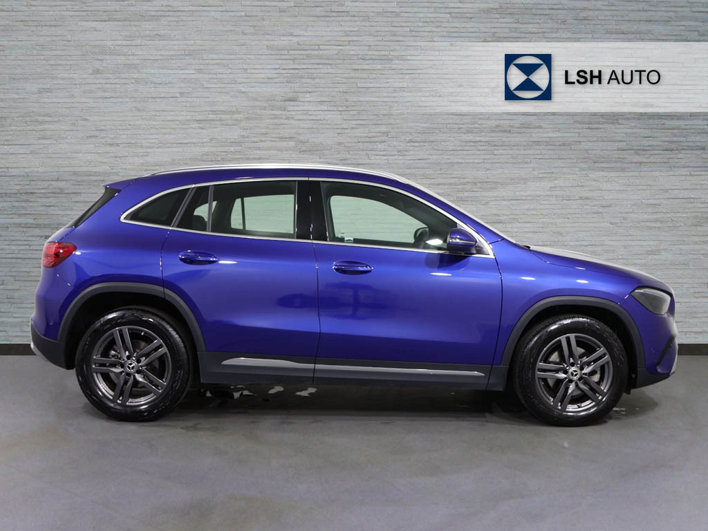 Mercedes-Benz GLA Class Gla 180 Sport Edition LP74OEJ Blue #3