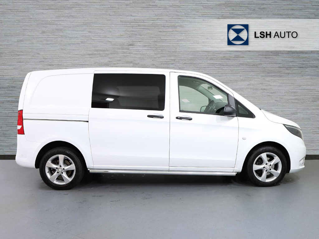 Mercedes-Benz Vito 116Cdi Bluetec Sport Crew Van 7G-tronic FP67VBX White #3