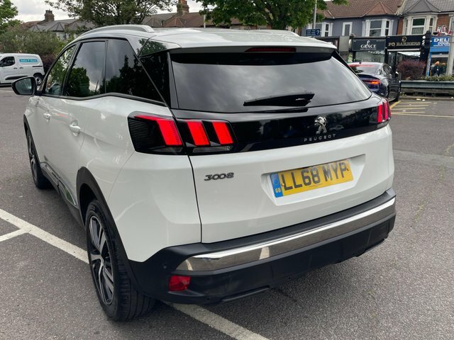 Peugeot 3008 1.2 Puretech Allure Eat LL68MYP White #6