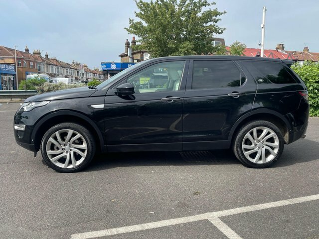 Land Rover Discovery Sport 2.0 Td4 Hse Luxury OV66NYZ Black #5