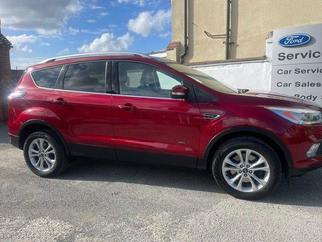 Ford Kuga 2.0 Tdci 180Ps Titanium 6-Spd Awd - 2017 1 KN17HZY Red #3