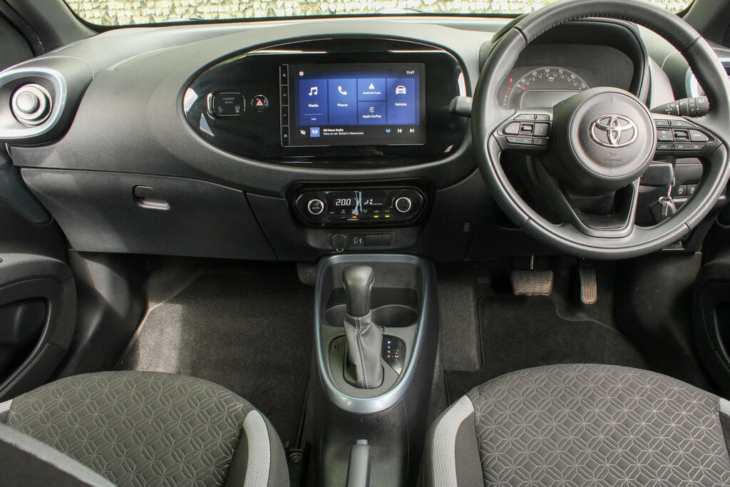 Toyota Aygo X Edge YK74TFA #2