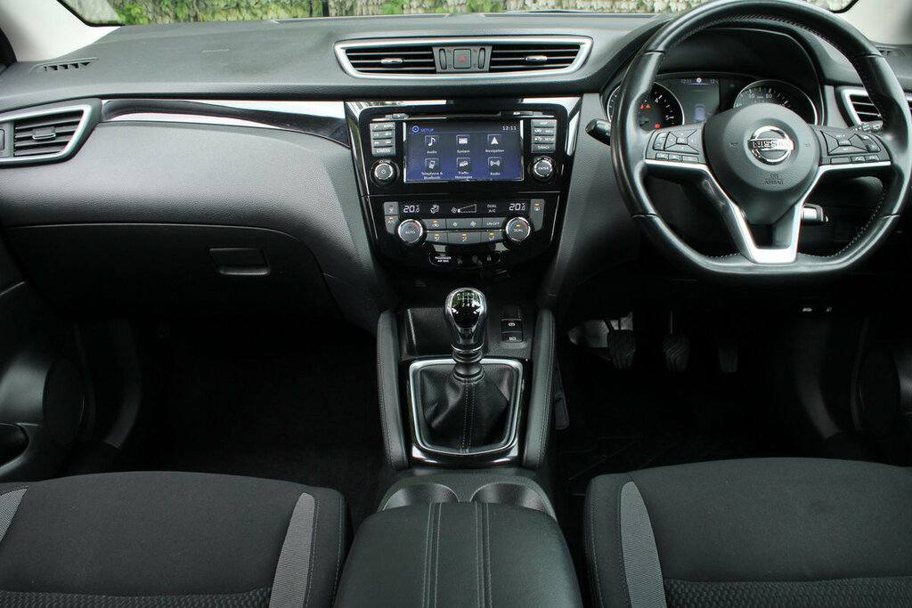 Nissan Qashqai Acenta Premium BG68WJA #2