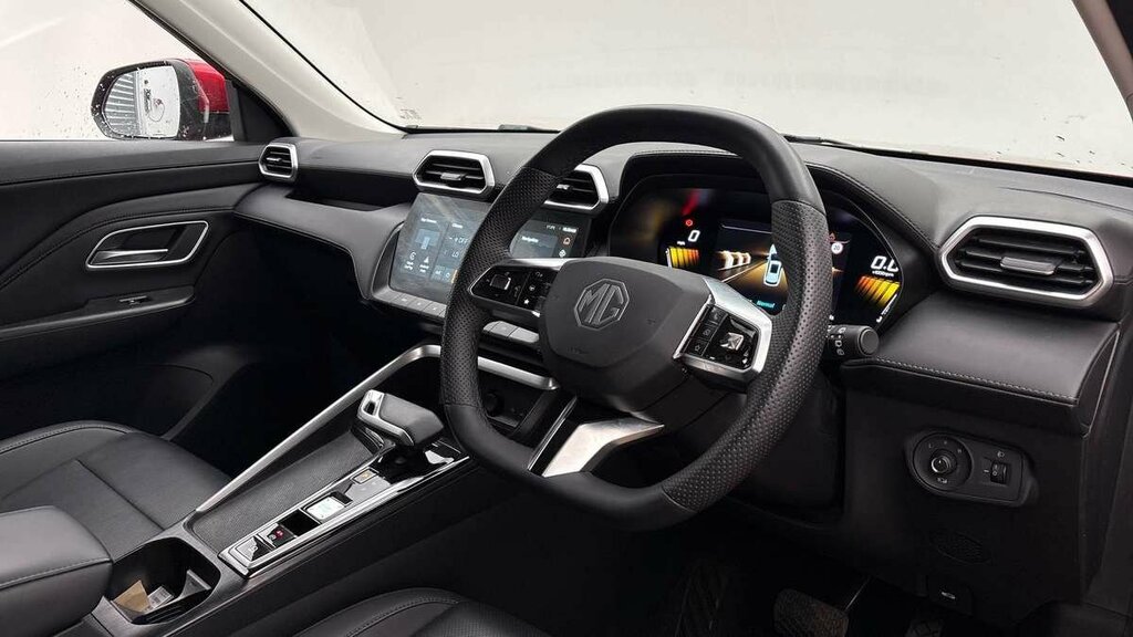 MG ZS Hybrid Trophy LC25YRN #2