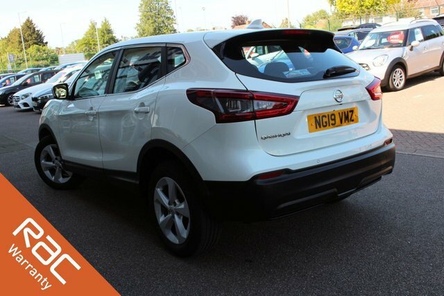 Nissan Qashqai 1.3 Dig-t Acenta Premium Suv Dct E NG19VMZ White #5