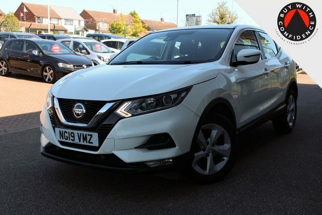 Nissan Qashqai 1.3 Dig-t Acenta Premium Suv Dct E NG19VMZ White #4