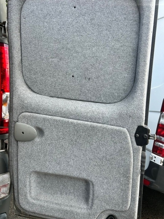 Nissan Primastar Mpv Red #26