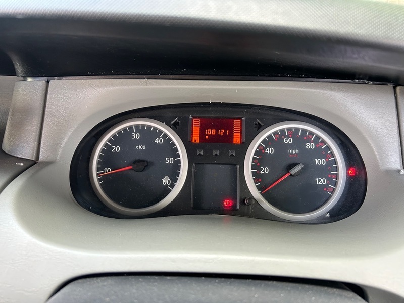 Nissan Primastar Mpv Red #24