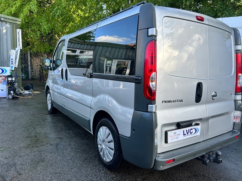 Nissan Primastar Mpv Red #13