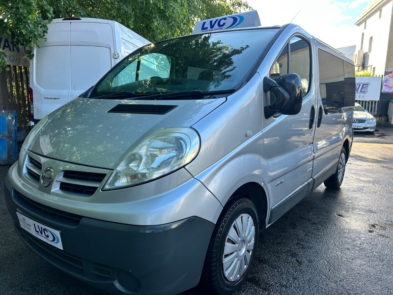 Nissan Primastar Mpv Red #10