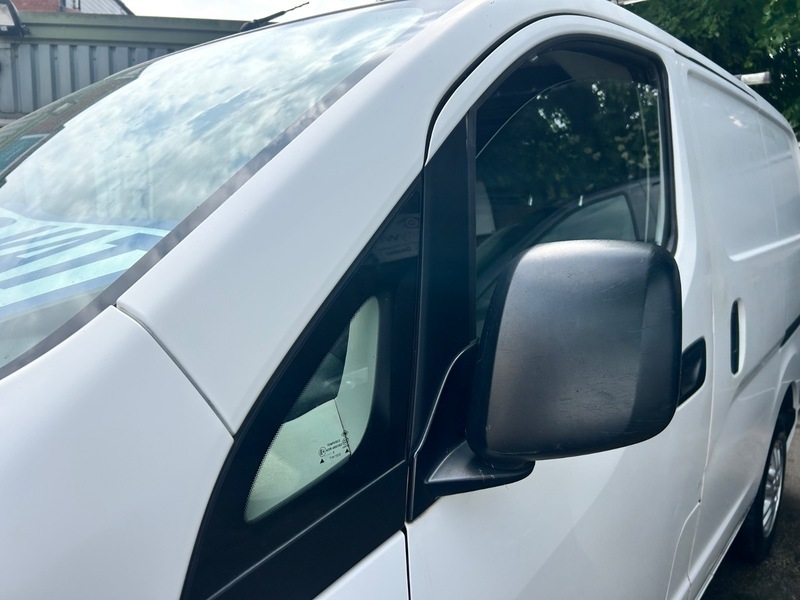 Nissan NV200 Panel Van White #8