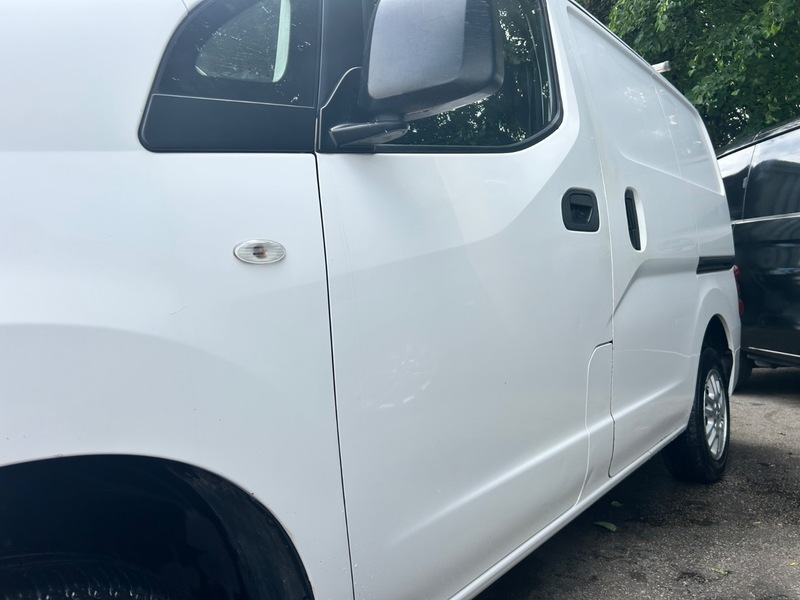 Nissan NV200 Panel Van White #9