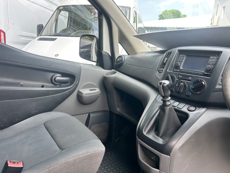 Nissan NV200 Panel Van White #12
