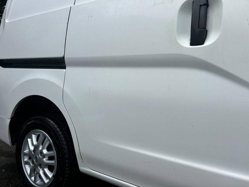 Nissan NV200 Panel Van White #10