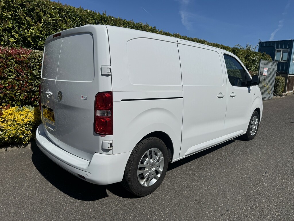 Vauxhall Vivaro 1.5 Turbo D 2700 Sportive 2022 White #4
