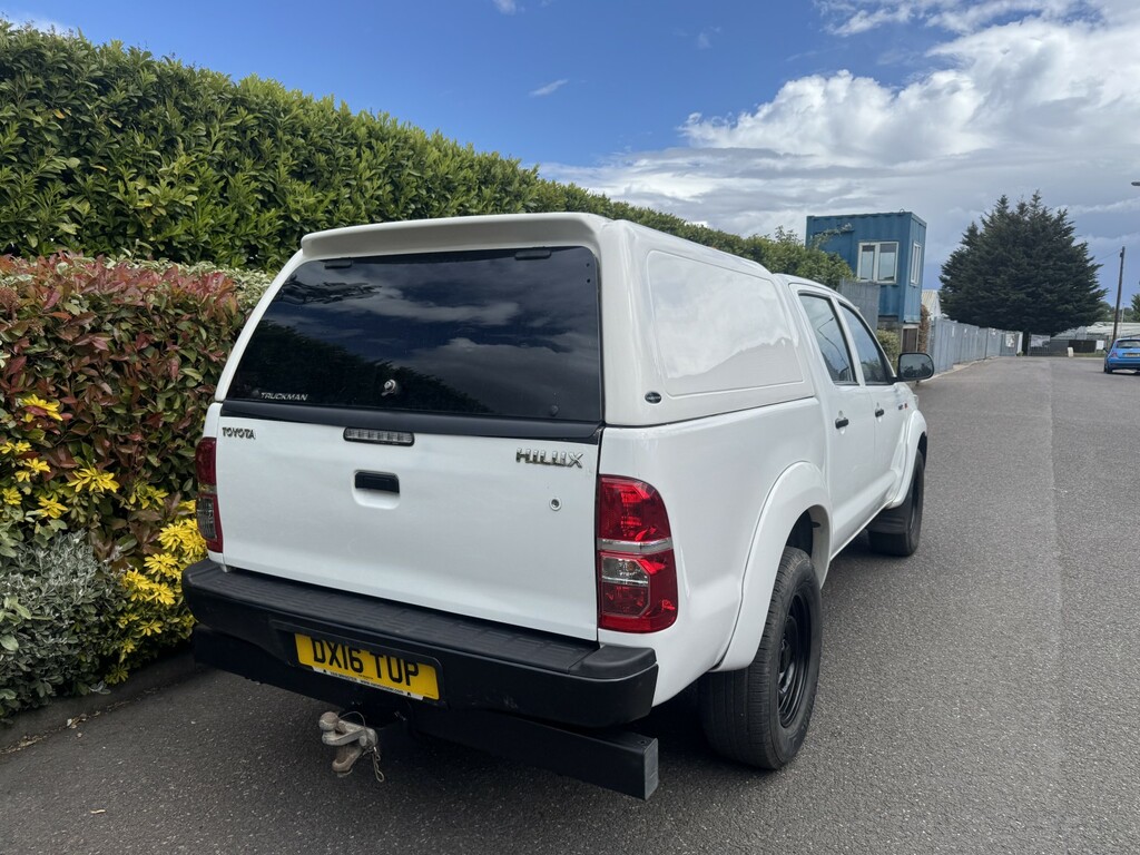 Toyota HILUX 2.5 D-4d Active 2016 White #6