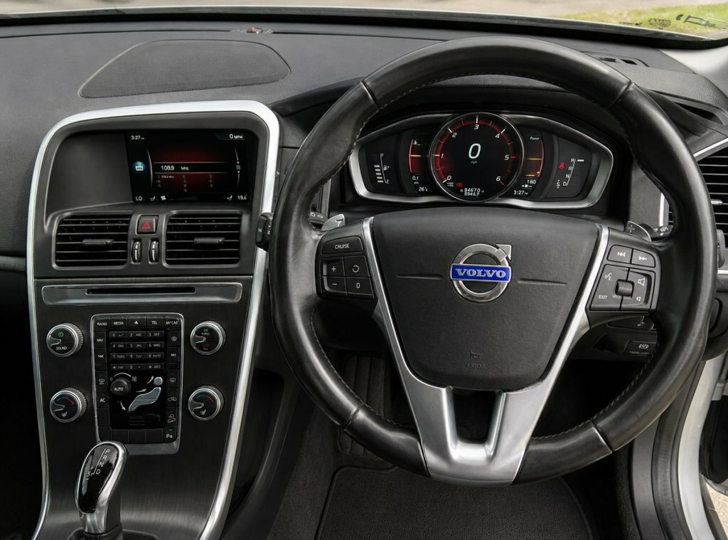 Volvo XC60 2.4L Se Lux Nav CP64GJO Silver #4