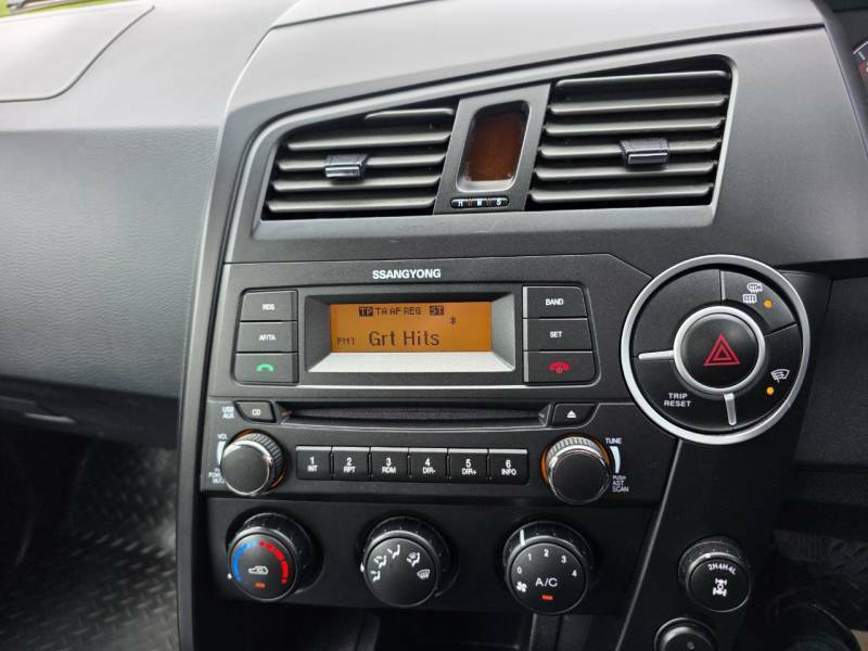 SsangYong Korando Sports Sx Pickup Double Cab White #13