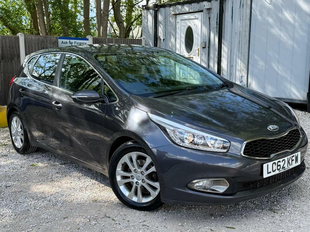 Kia Ceed Hatchback 1.6 Crdi Ecodynamics 2 Euro 5 Ss Silver