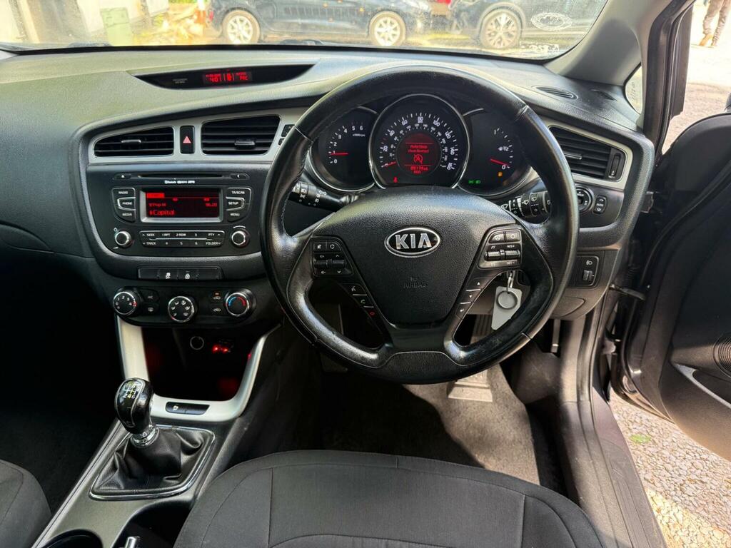 Kia Ceed Hatchback 1.6 Crdi Ecodynamics 2 Euro 5 Ss Silver #3