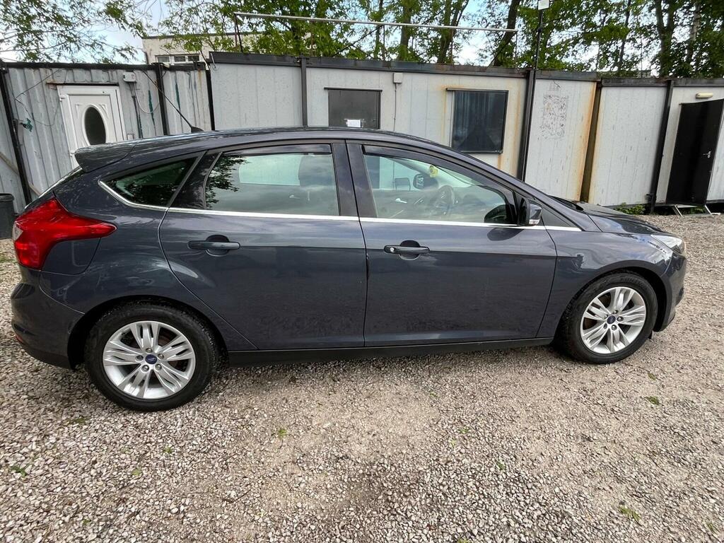 Ford Focus Hatchback 1.6 Tdci Titanium Navigator Euro 5 Ss WU64VGP Grey #6